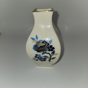 Lenox " Pagoda" Blue Gold Ivory Bud Vase Floral Pattern Hand Decorated 24K Gold